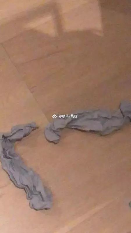 芒果体育官网入口 芒果体育app上海：人均五百的酒店竟让顾客吃得上吐下泻！还有人在酒店浴袍摸出袜子……(图12)